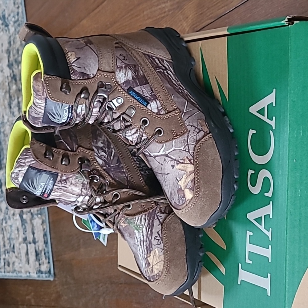 Youth Itasca Hunting Boots Size 6